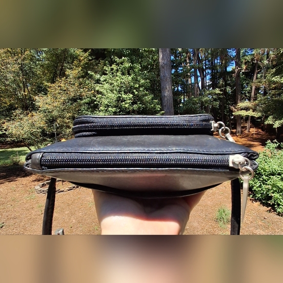 Vintage Hobo International Black Smooth Leather Small Crossbody Travel  Bag - Picture 7 of 11